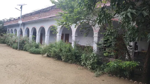 विद्यालय भवन