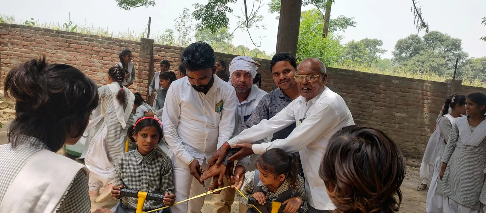 स्कूल बस